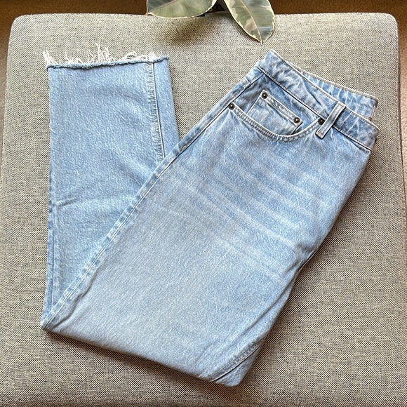 🔹 Topshop Straight leg Light Denim jeans with Distressed hem , Size: 34 - Picture 10 of 17